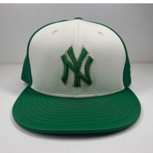 New Era New York Yankees St Patrick's Day Fitted Baseball Hat Size 7 3/8